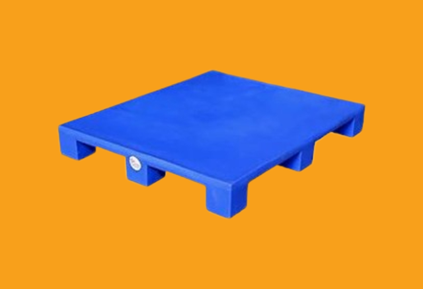 PLASTIC PALLETS 2